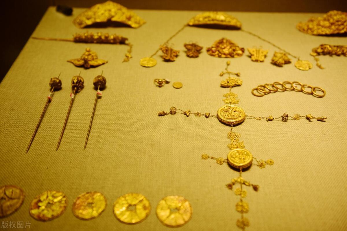 图片[3]-一夜之间，黄金变“废铁”？揭秘中国金店倒闭背后的真相！-淘米副业